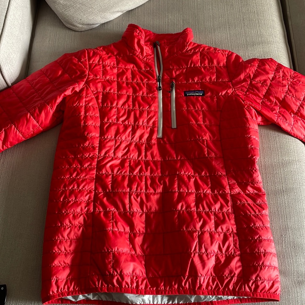 Women’s Patagonia windbreaker jacket